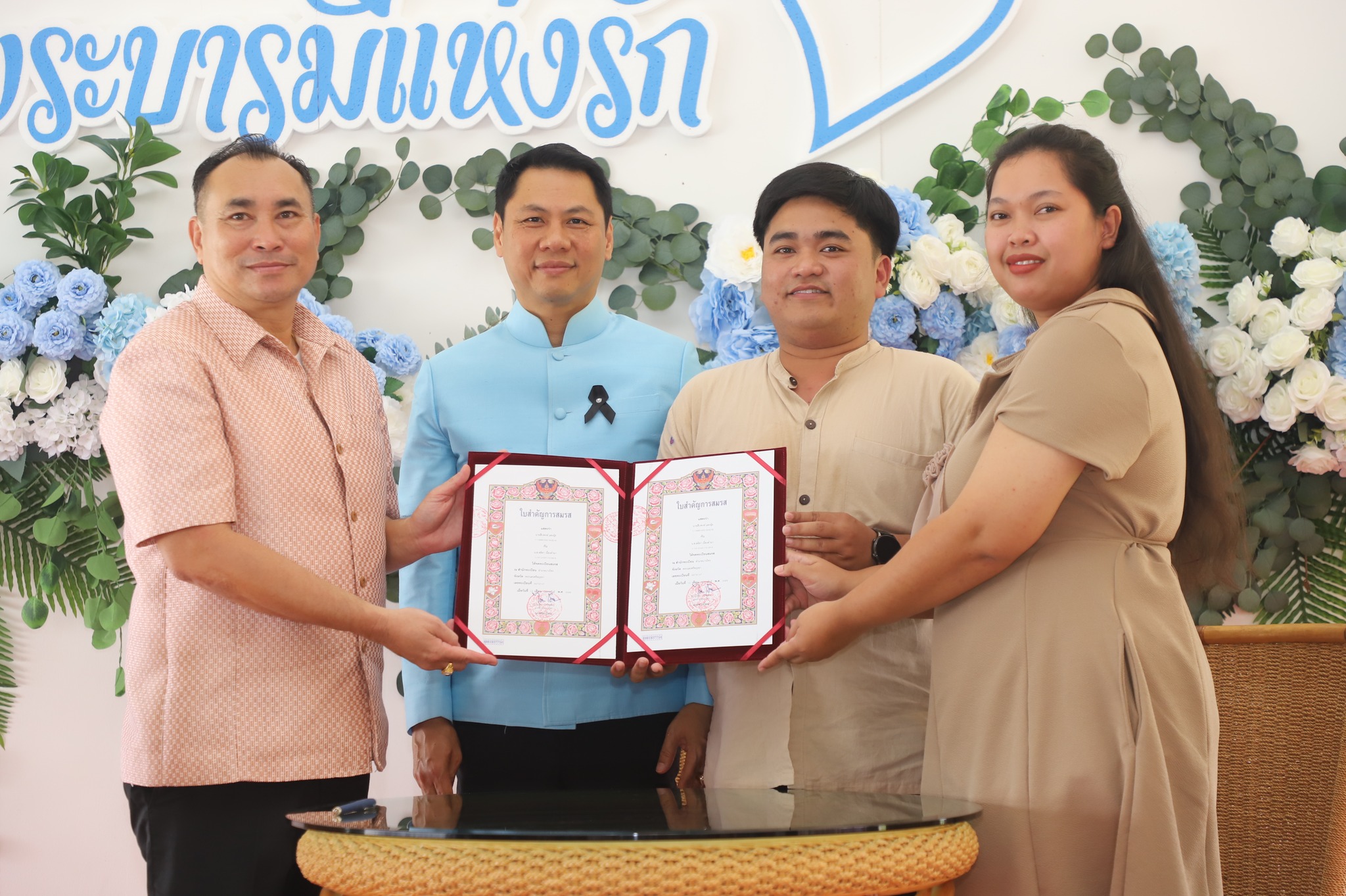 title - มากกว่าความรักระหว่างคู่ครอง คือความรักต่อปวงชน ส.ป.ก. จัดงาน “รักแห่งศิลป์ รักแห่งแผ่นดิน” พลังแห่งศิลปะที่เชื่อมโยงสถาบันและประชาชน